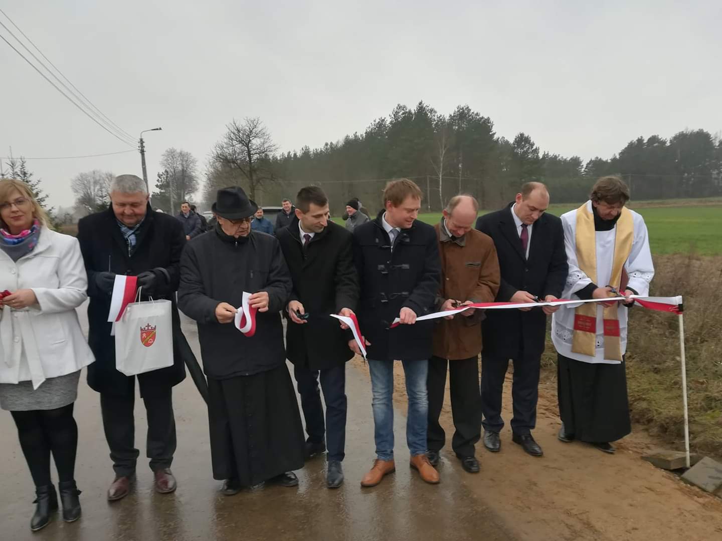 
        

        


1




    
        

        


2…